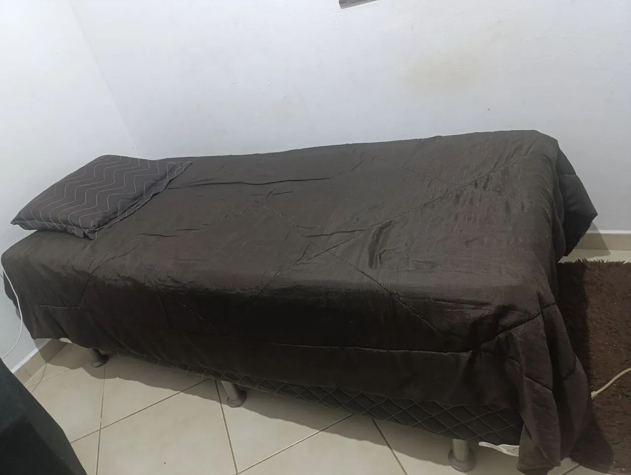 Cama de solteiro com colchão