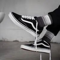 Tênis Vans Old Skool Preto e Branco - Foto 2