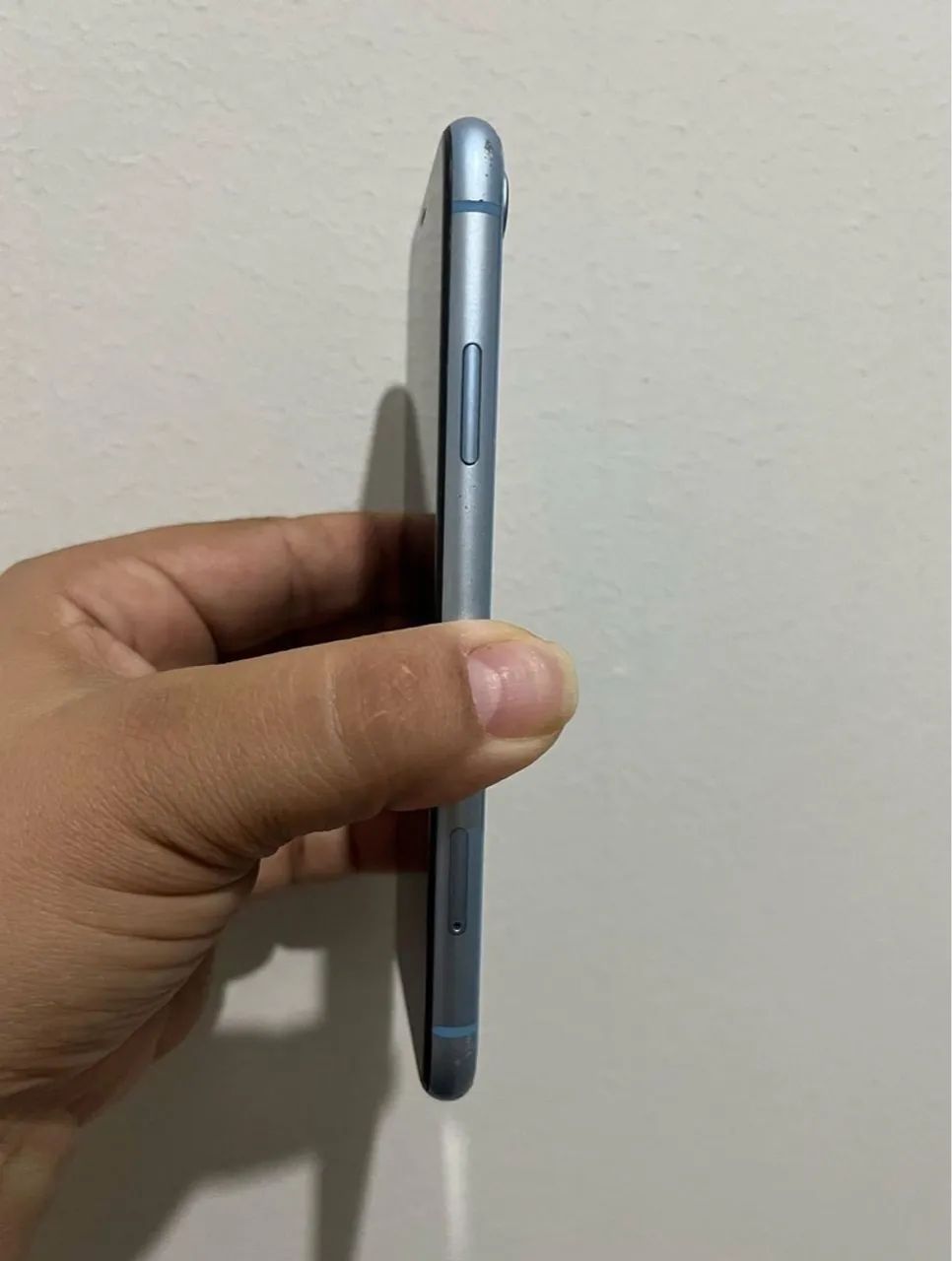 iPhone XR azul / 64gb / bateria 79% / conservado / funcionando tudo  - Foto 3