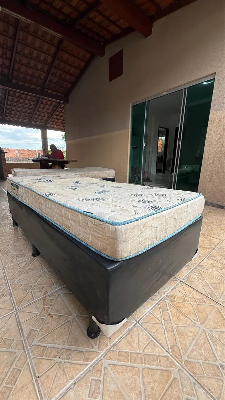 Cama solteiro com colchão 