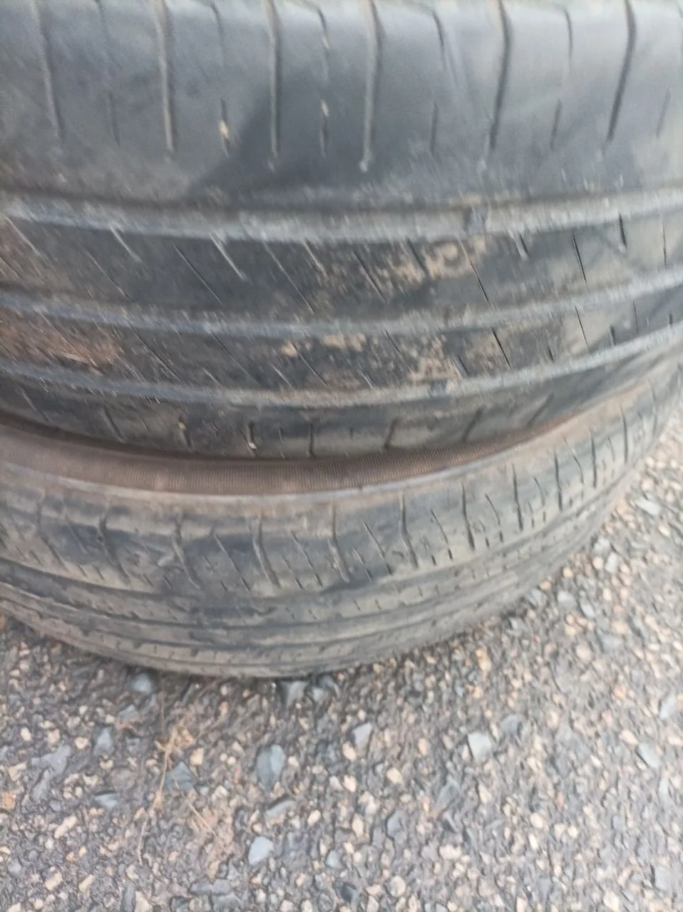 2 Pneus aro 15. 185/60
