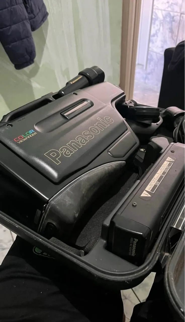 Filmadora Panasonic color view finder x14 R - Foto 3