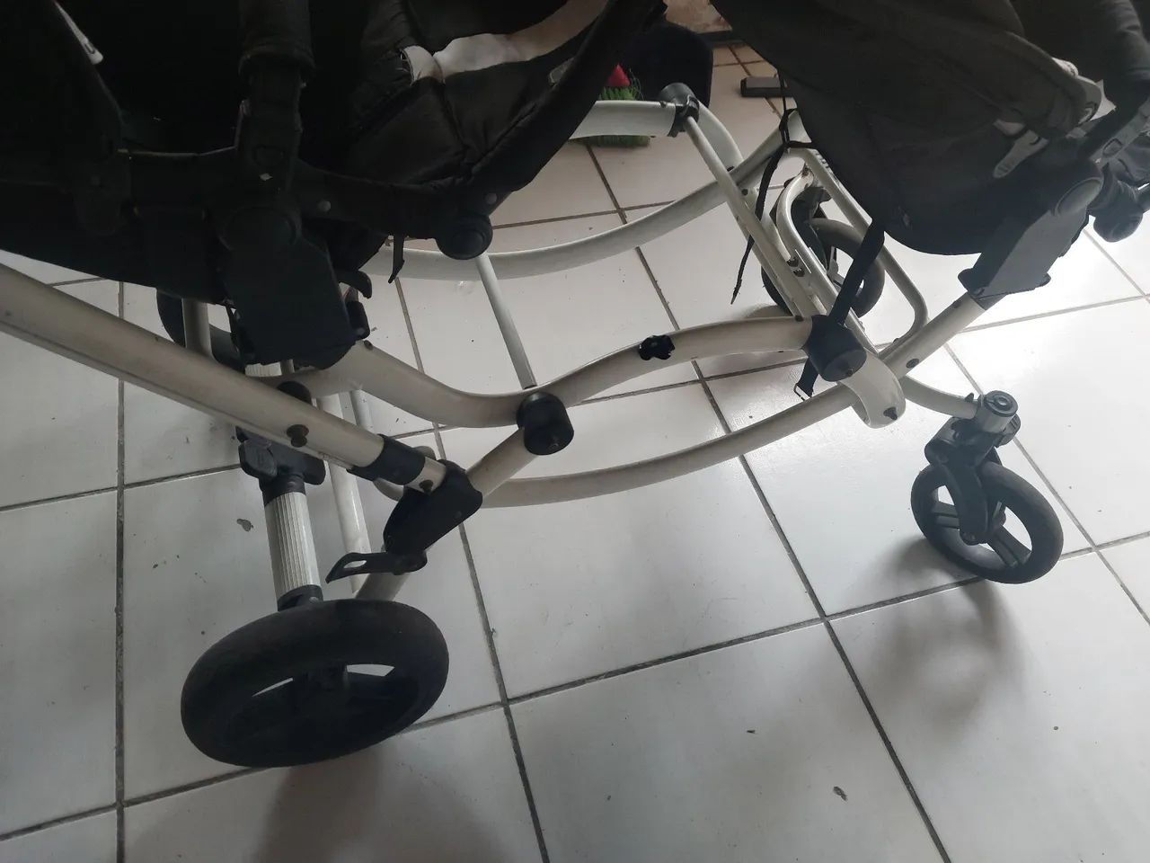 Carrinho de Bebê Duplo  - Foto 2