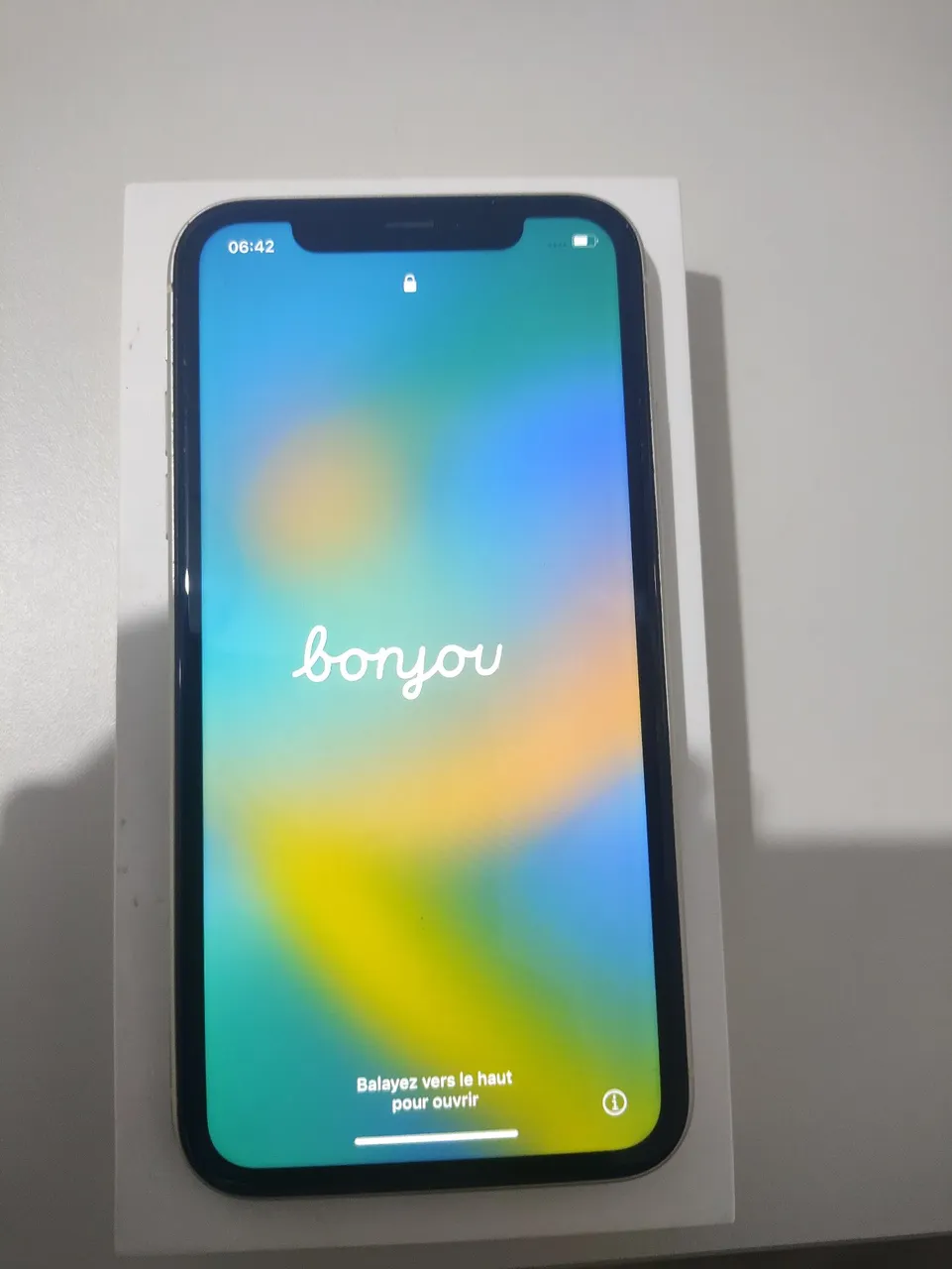 VENDO IPHONE 11 BRANCO 128G. R$ 1,400