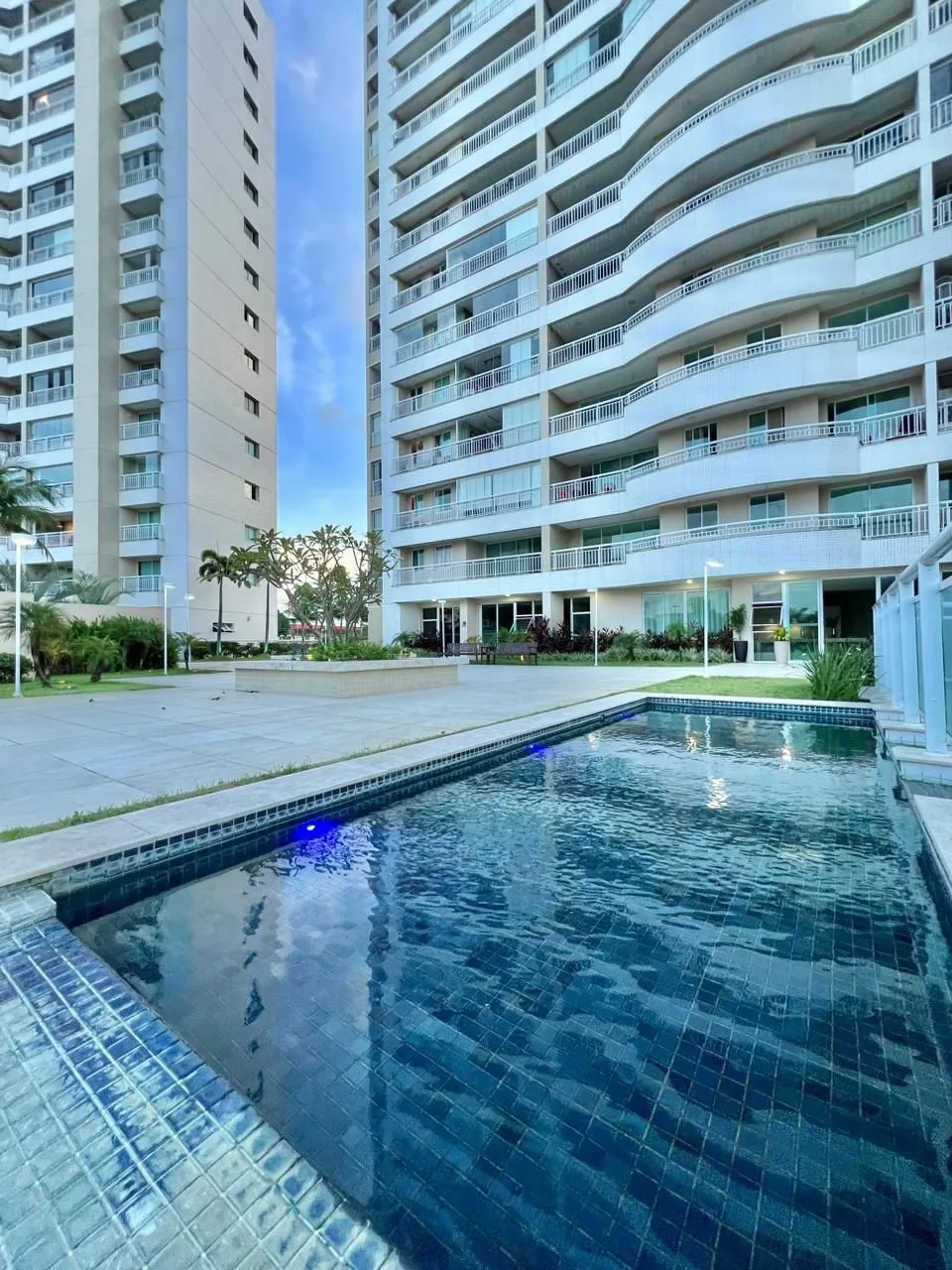 lindo apartamento mobiliado com 4 suites no cambeba com area de lazer completa