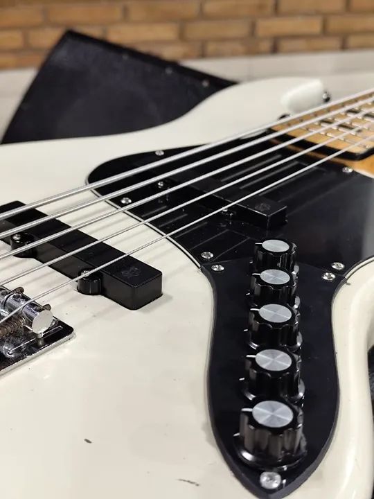 Baixo Tagima TJB 5 | Captação cerâmica e circuito RB custom - Foto 6