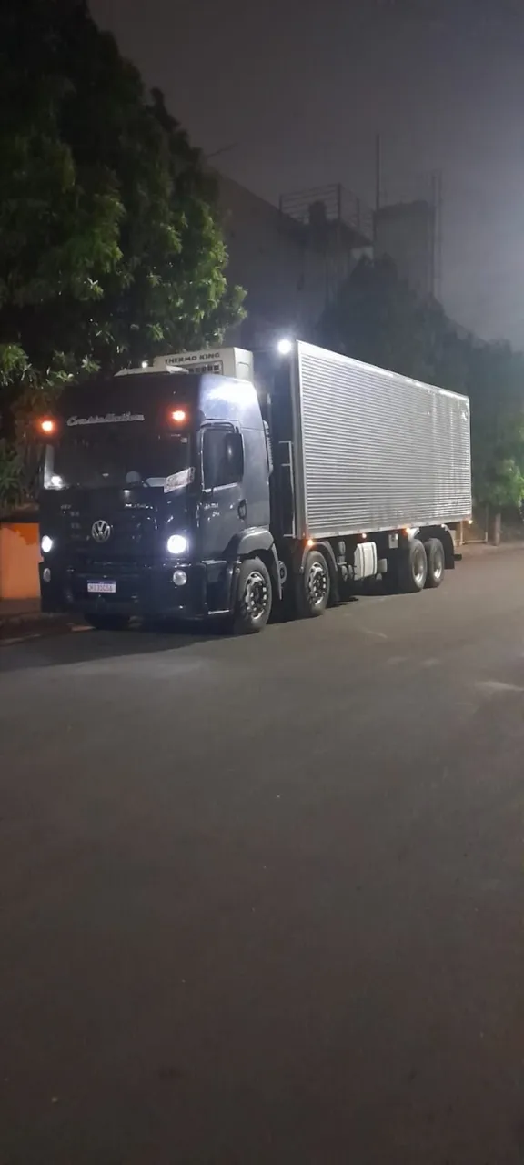 Caminhão CONSTELLATION 24250 BITRUCK