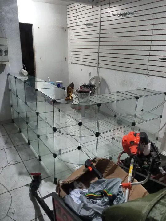 BALCÃO DE VIDRO EM L