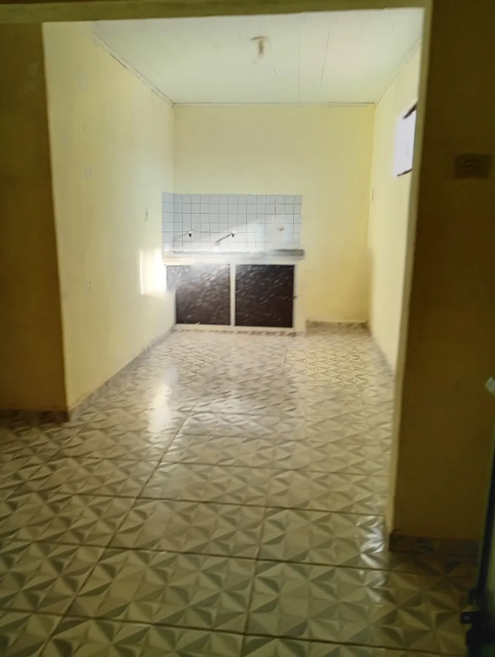 Vendo e troco casa no prado.primeiro andar.troco em casa na massagueira