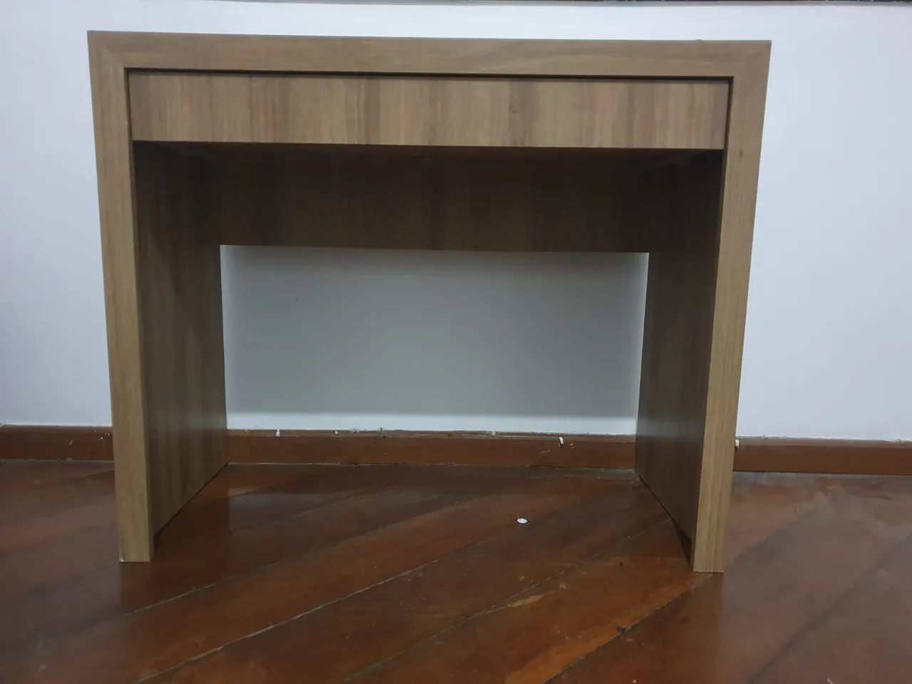 Mesa de escritório em madeira
