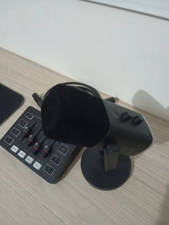 Kit Microfone Fifine com Mixer de Áudio - Foto 2
