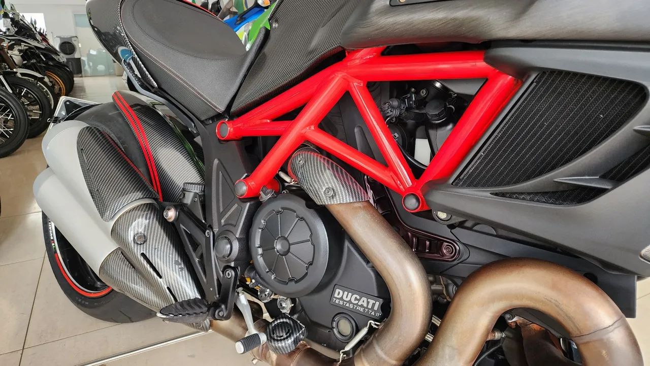 Ducati Diavel Carbon 2013/2013 - Foto 2