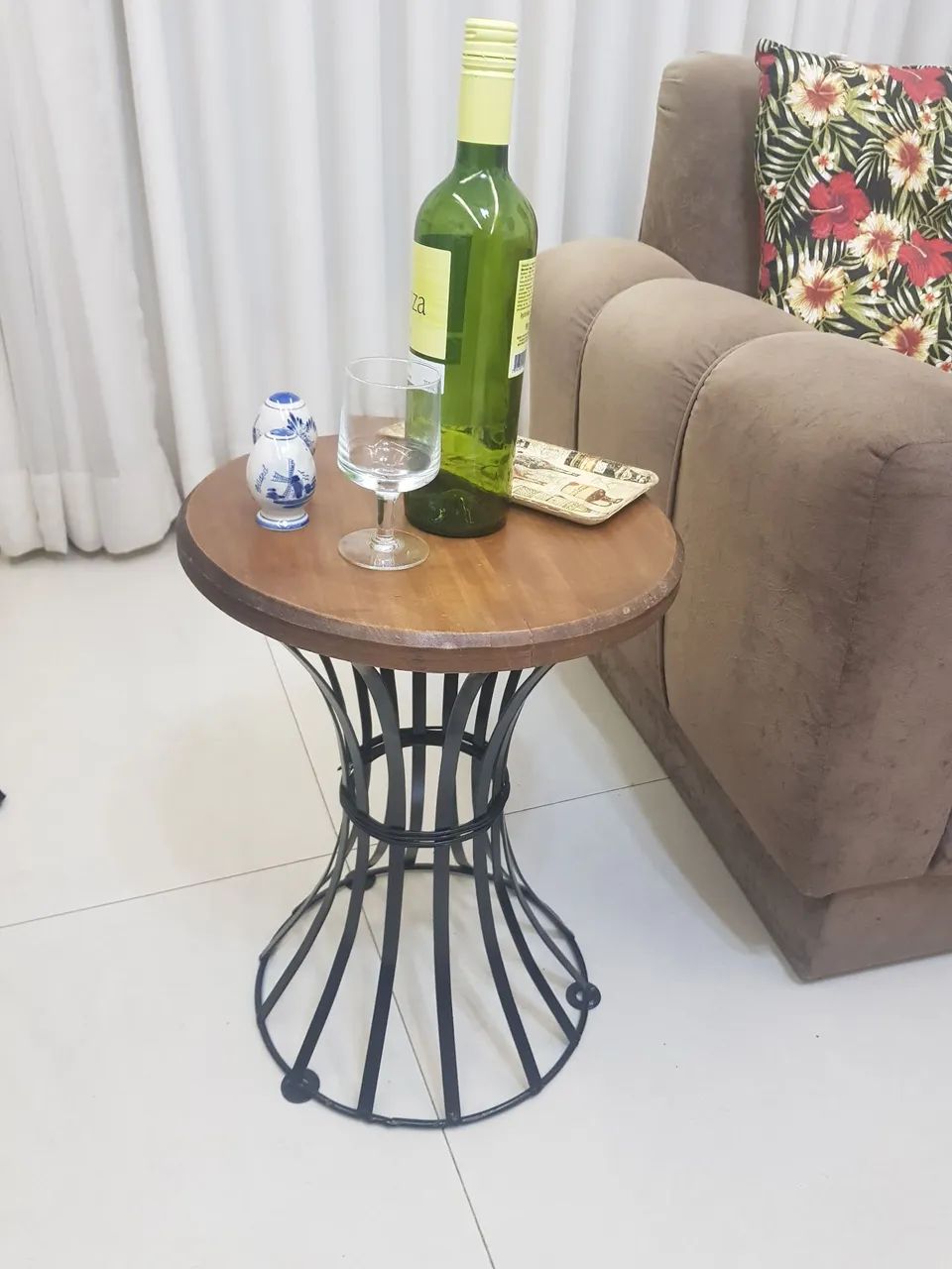 Corner Table with Iron Frame468266334888939524
