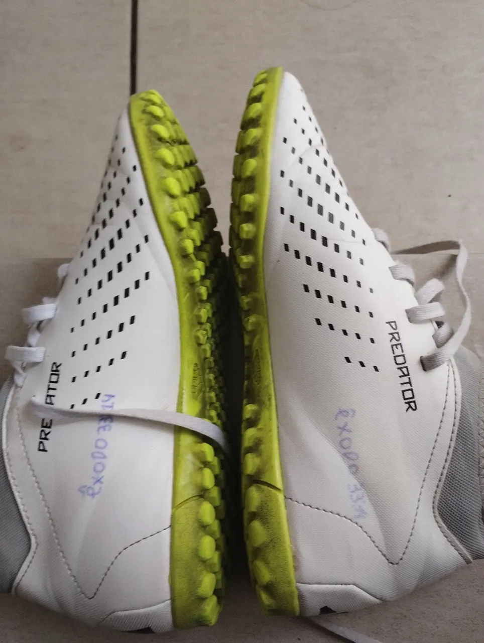 Chuteira adidas