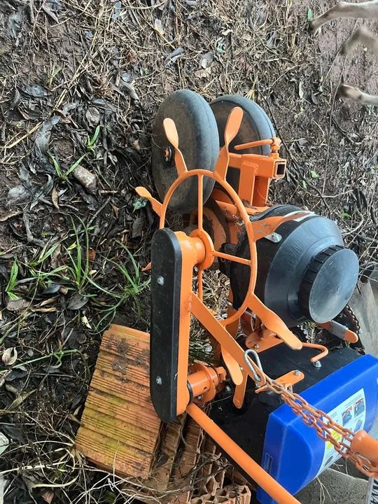 Plantadeira e adubadeira, para tratorito.  - Foto 2