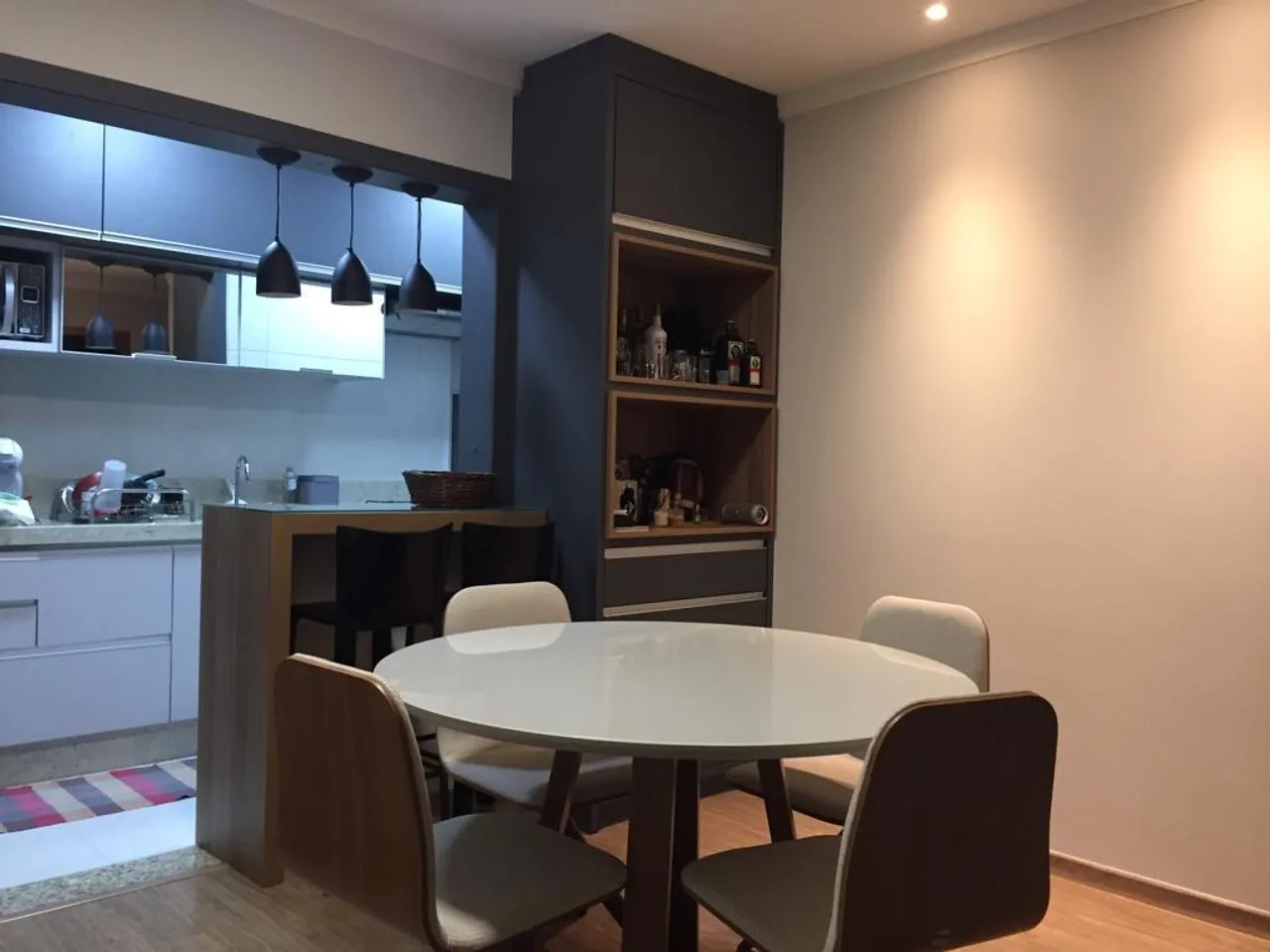 Mesa de Jantar Redonda com 4 Cadeiras