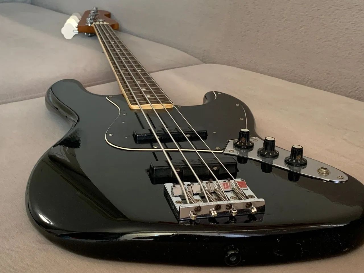 Baixo Fender Jazz bass 1983 4 cordas, made in USA - Captação