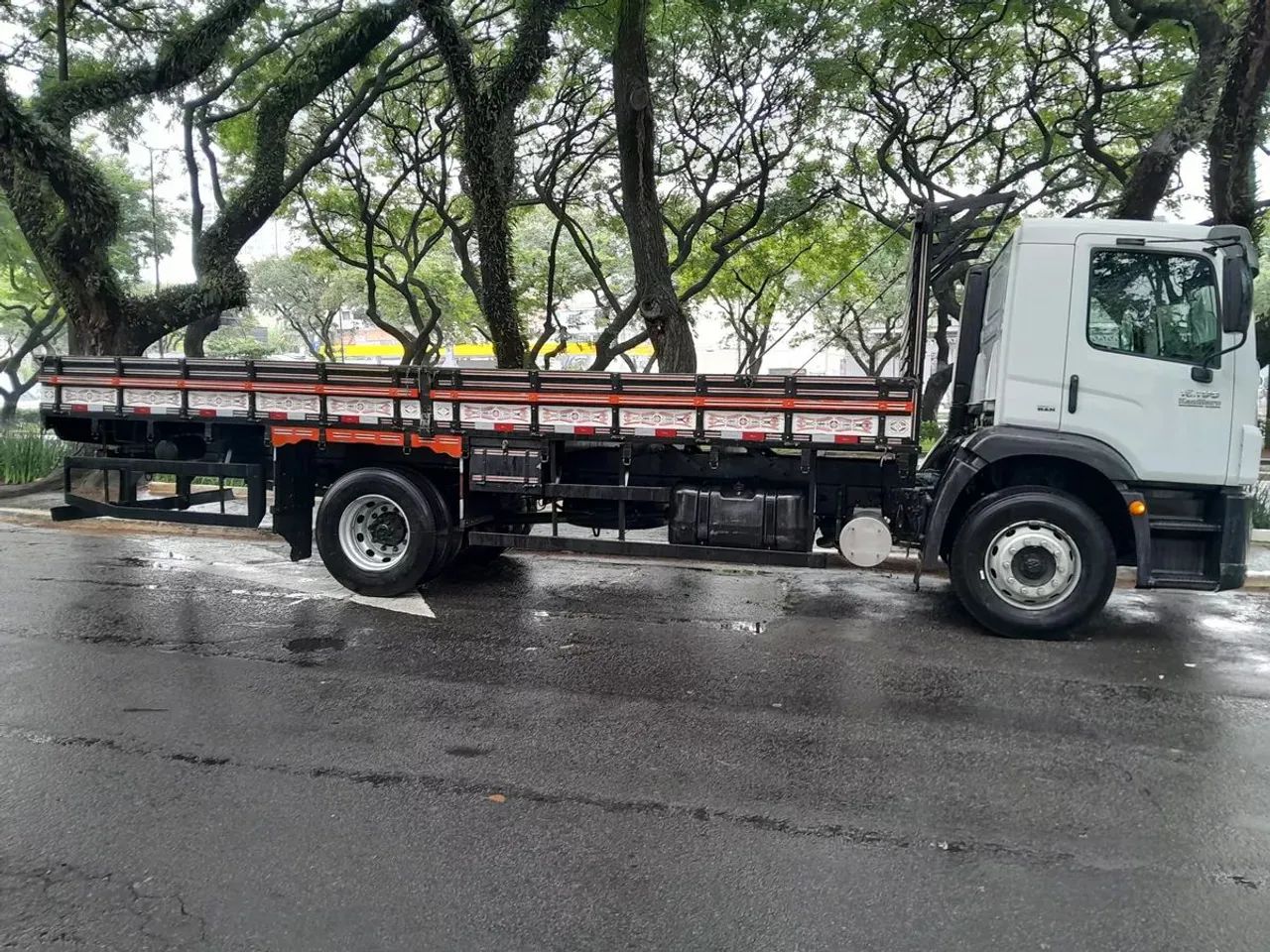 Vendo Caminhão Carroceria 2014 - Foto 5