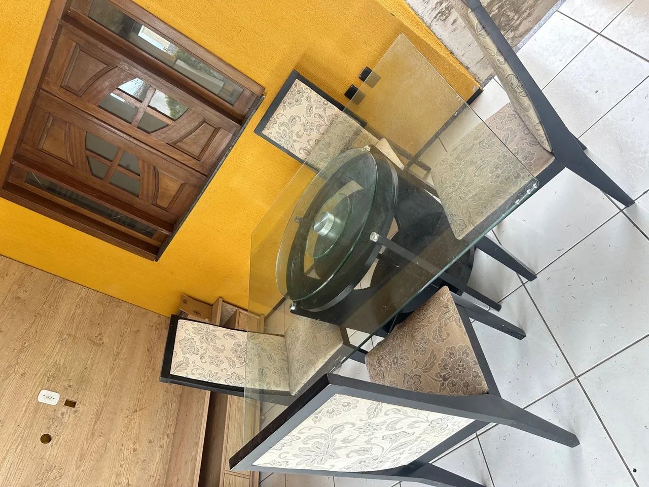 Conjunto de Mesa de Jantar com 4 Cadeiras