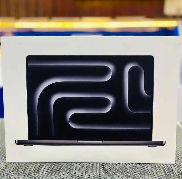 MACBOOK PRO 16.2 INCH 2024 - Foto 3