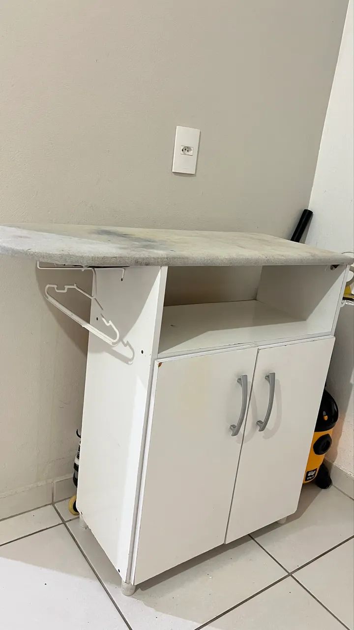 Tábua de passar roupas com armário  - Foto 2