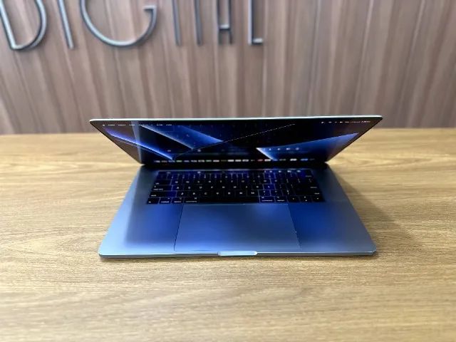 MACBOOK PRO, 32GB RAM, CORE i9, 512 SSD, A1990, 15.4 POLEGADAS