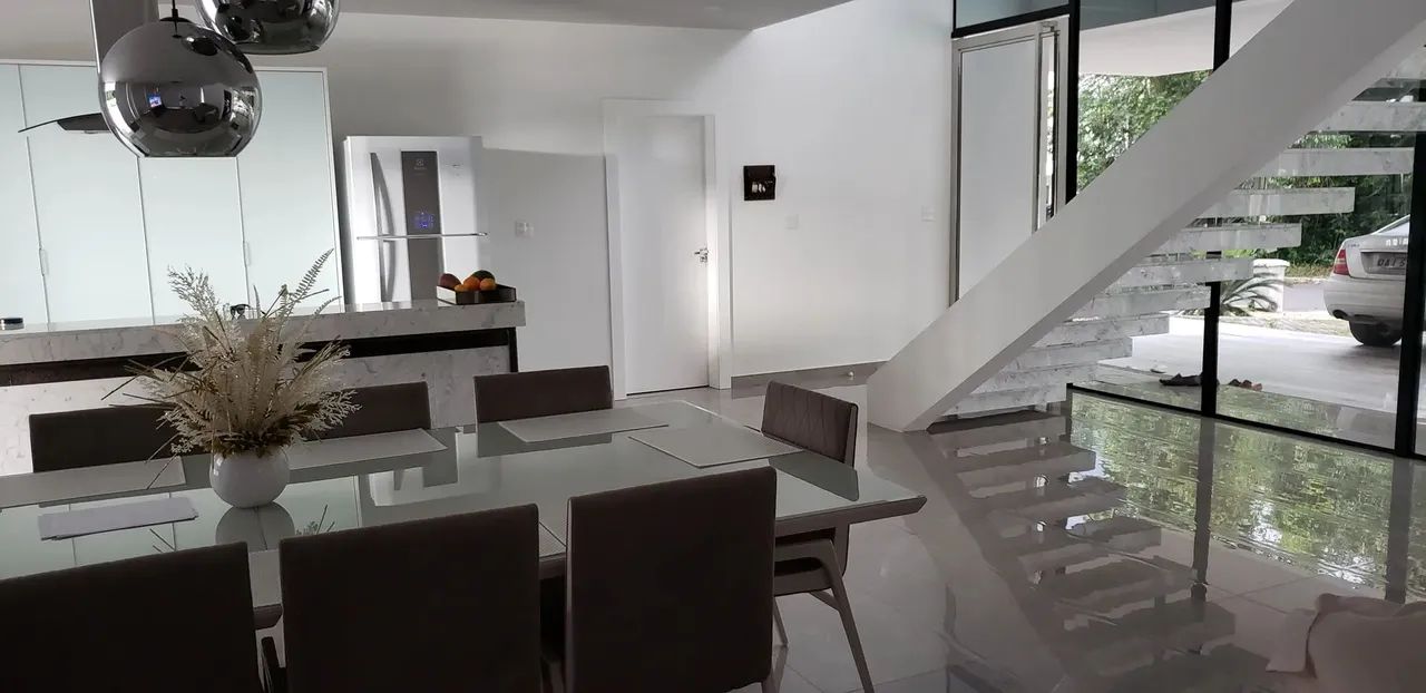 Duplex Alto Padrão no Condomínio Passarinhos. 402m2. 4 suítes, Adega, Piscina. Completa e  - Foto 3