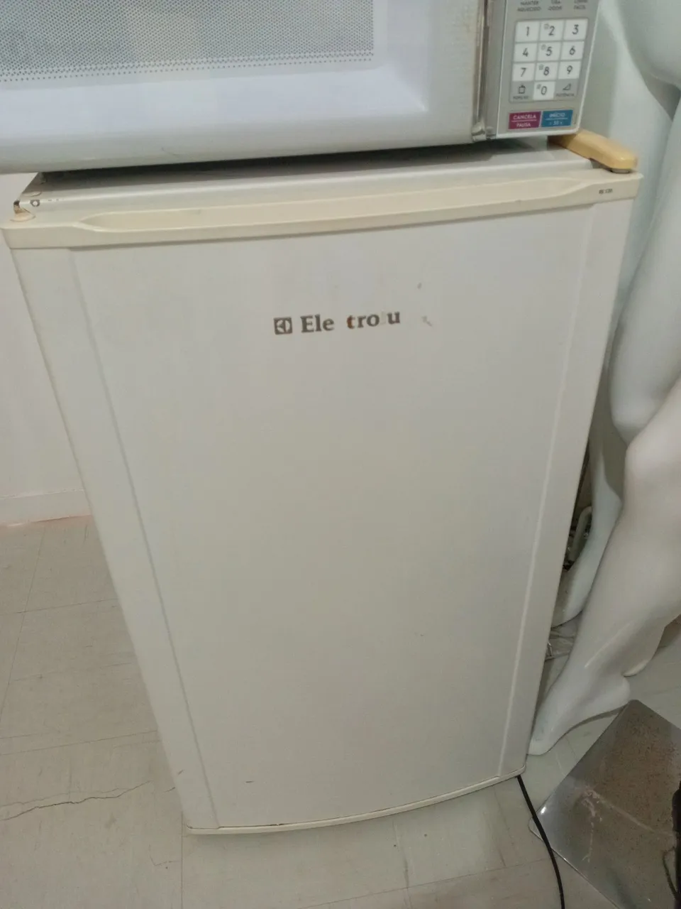 Frigobar Electrolux - Usado