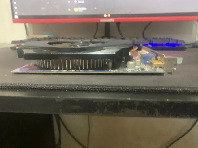 Placa de video GT 730 2gb Bom estado  - Foto 2