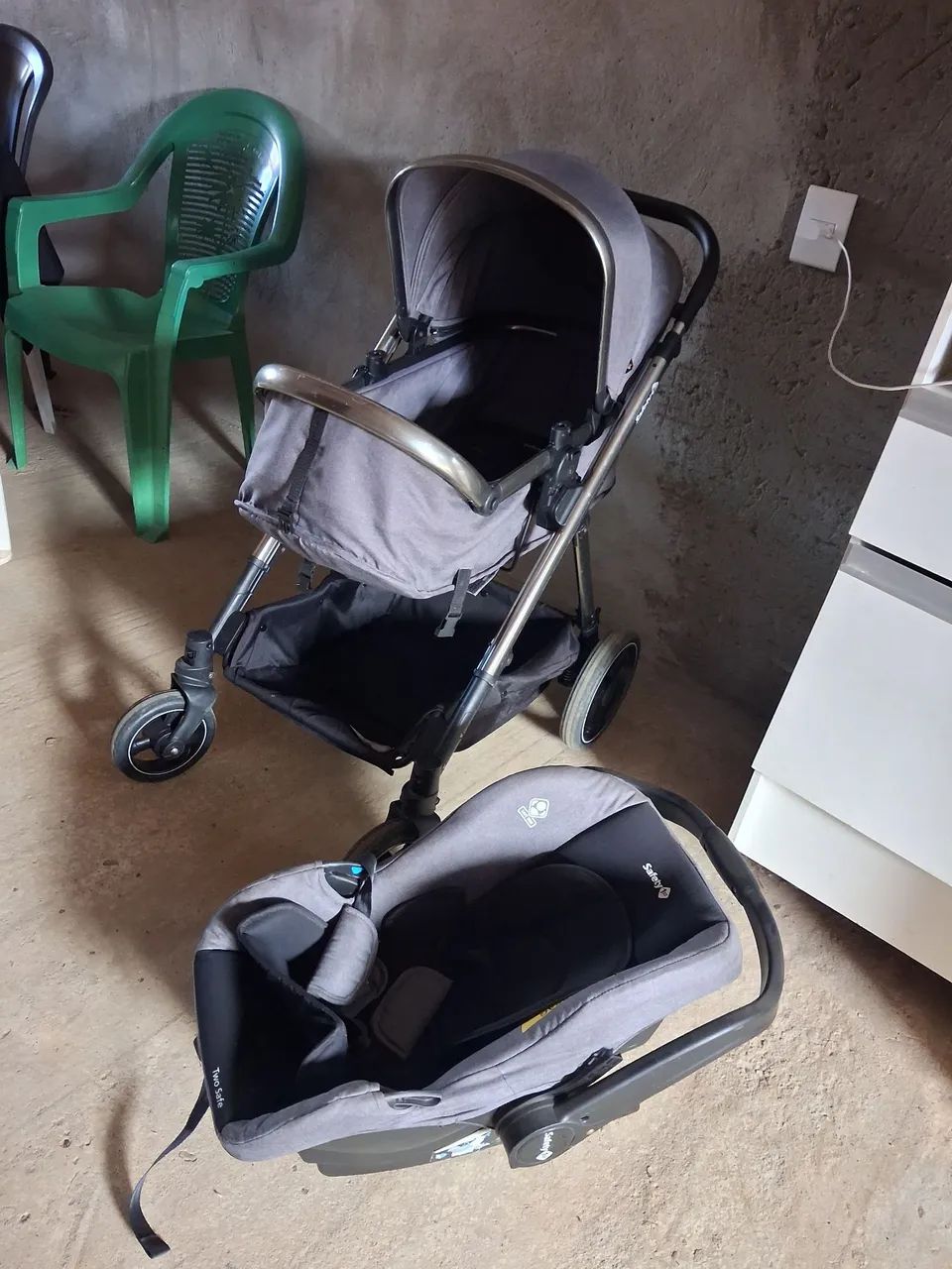 Carrinho de bebê com bebê conforto  - Foto 5