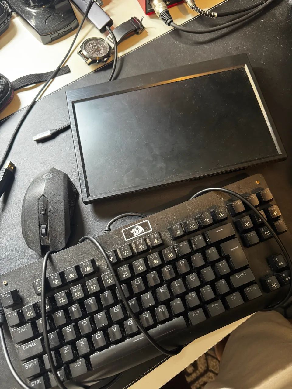 Desktop com teclado mouse e tela portátil  - Foto 2