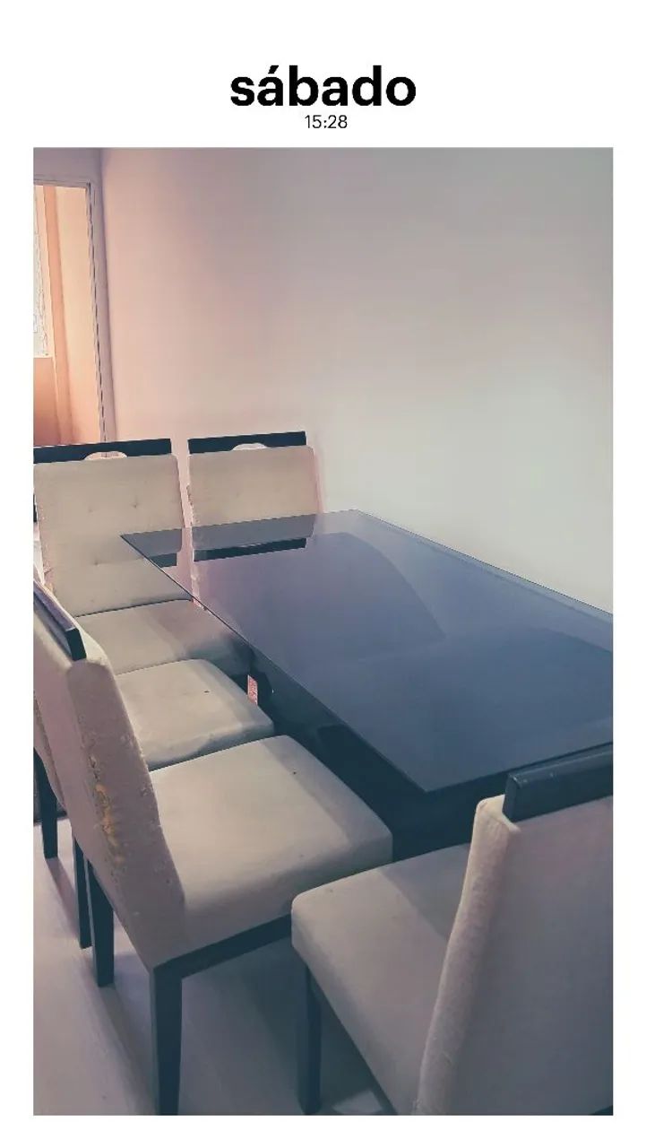 Mesa de jantar com seis cadeiras.  - Foto 5