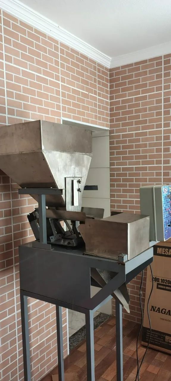 Envasadora Semiautomática com Balança e Bica para Pururucas, Biscoitos, Parafusos e mais - Foto 2