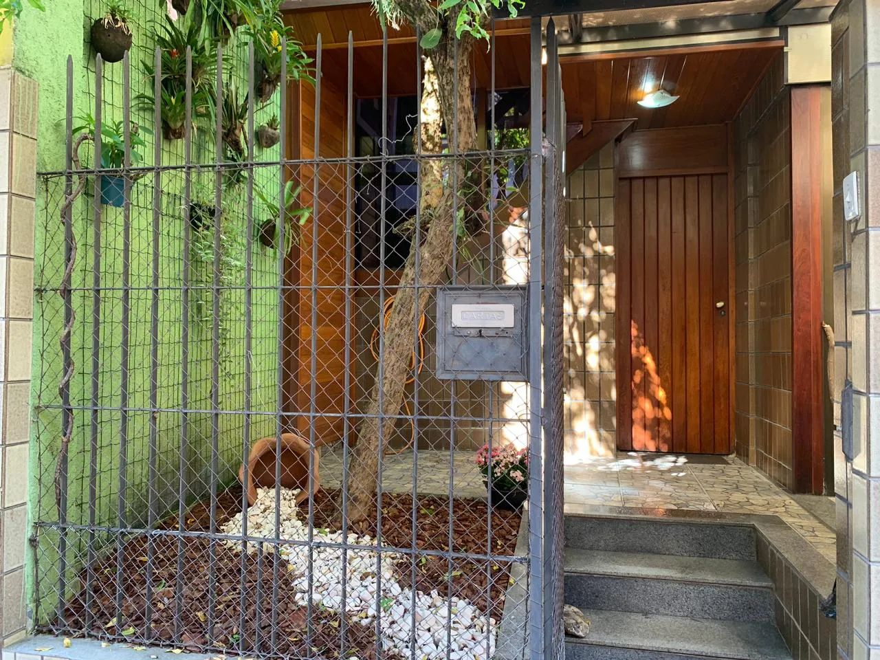 CASA TRIPLEX COM 124M² PARA LOCAÇÃO NO CENTRO DE NOVA FRIBURGO - RJ - Foto 2