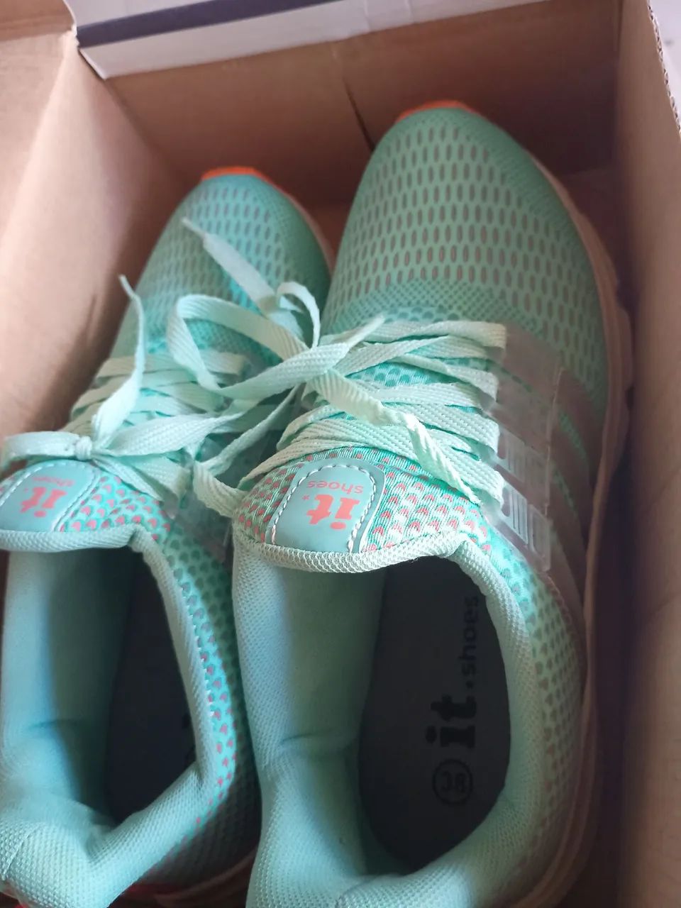 Vendo tênis comprei mais nunca usei 