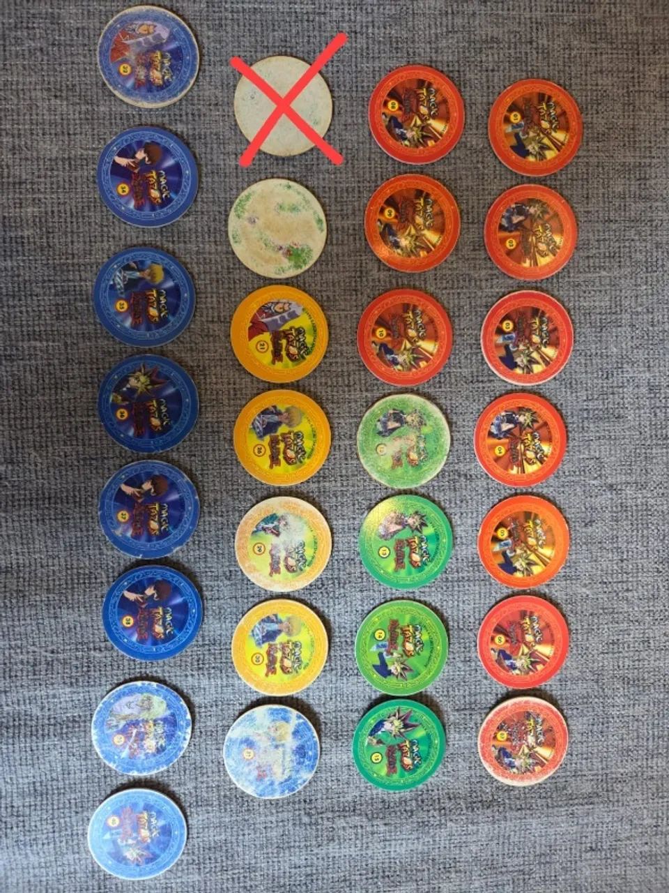 Lote 29 tazos Yu-gi-oh! Magic - Foto 2