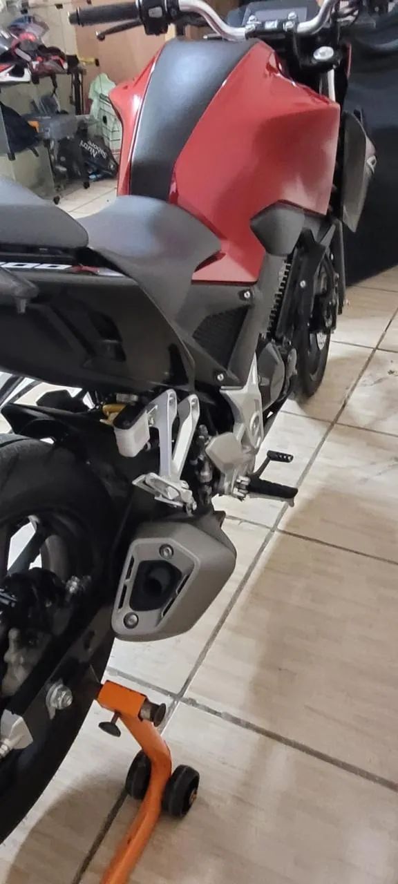 CB300F Twister  - Foto 4