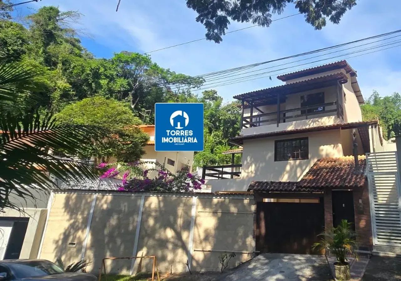 Casa 3 quartos com quintal amplo e garagem - Niterói/Baldeador