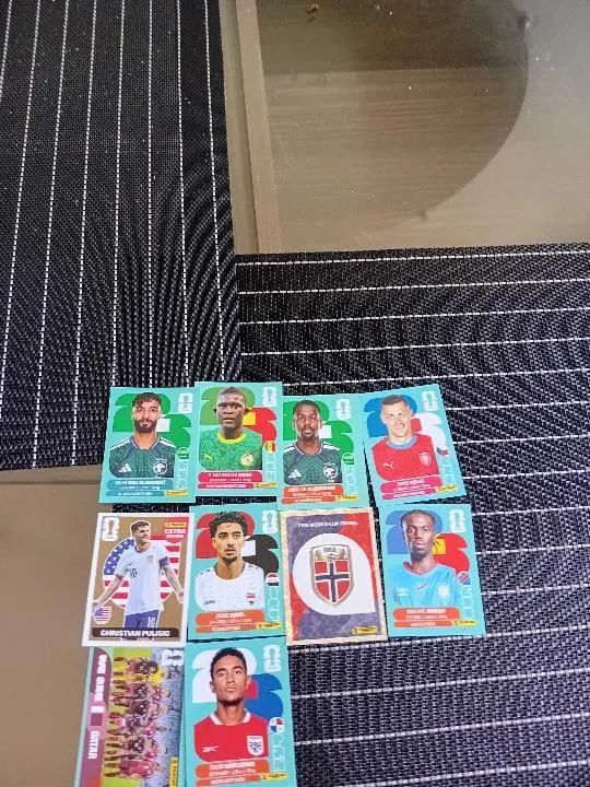 Vendo legend Gold do jogador pulisit do estados Unidos por R$310com dez figurinhas  - Foto 3