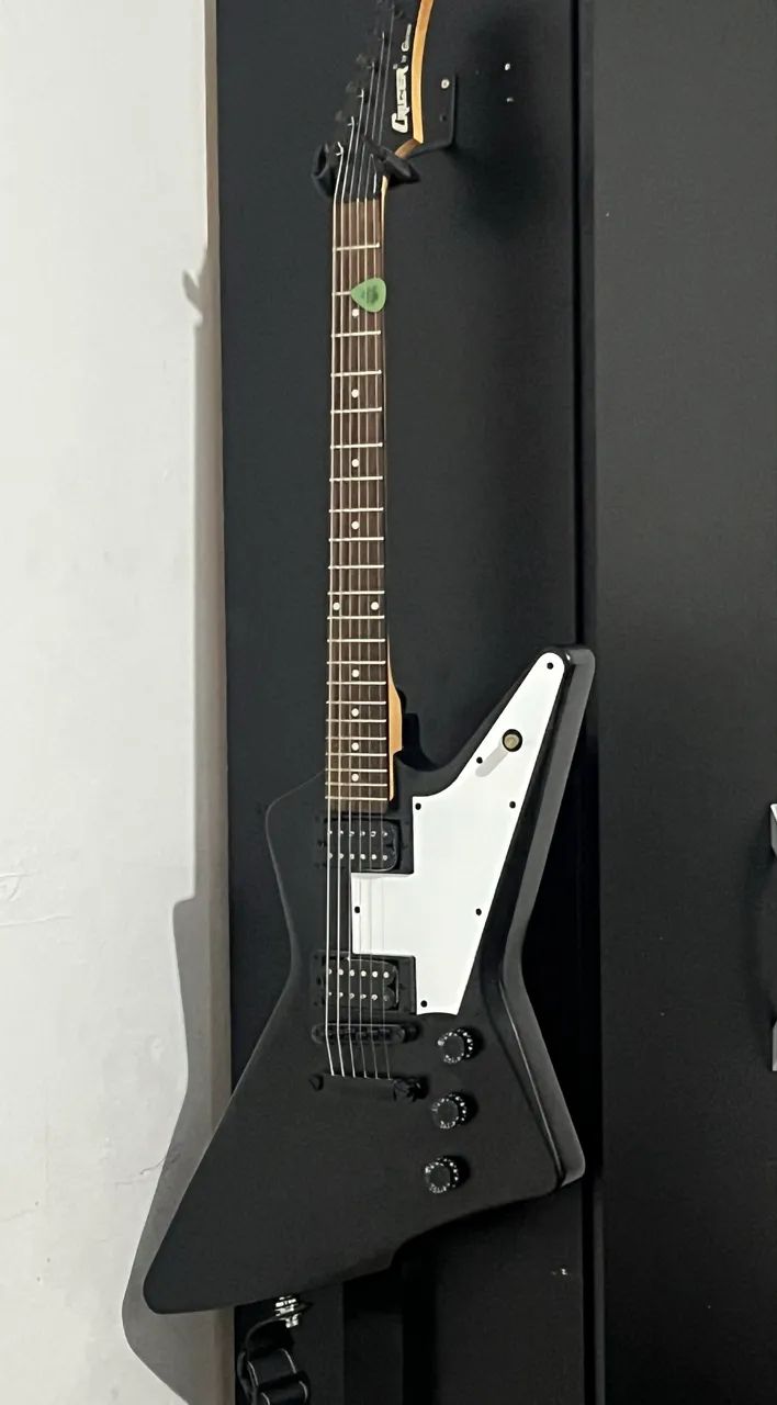Guitarra Explorer Crafter - Foto 3