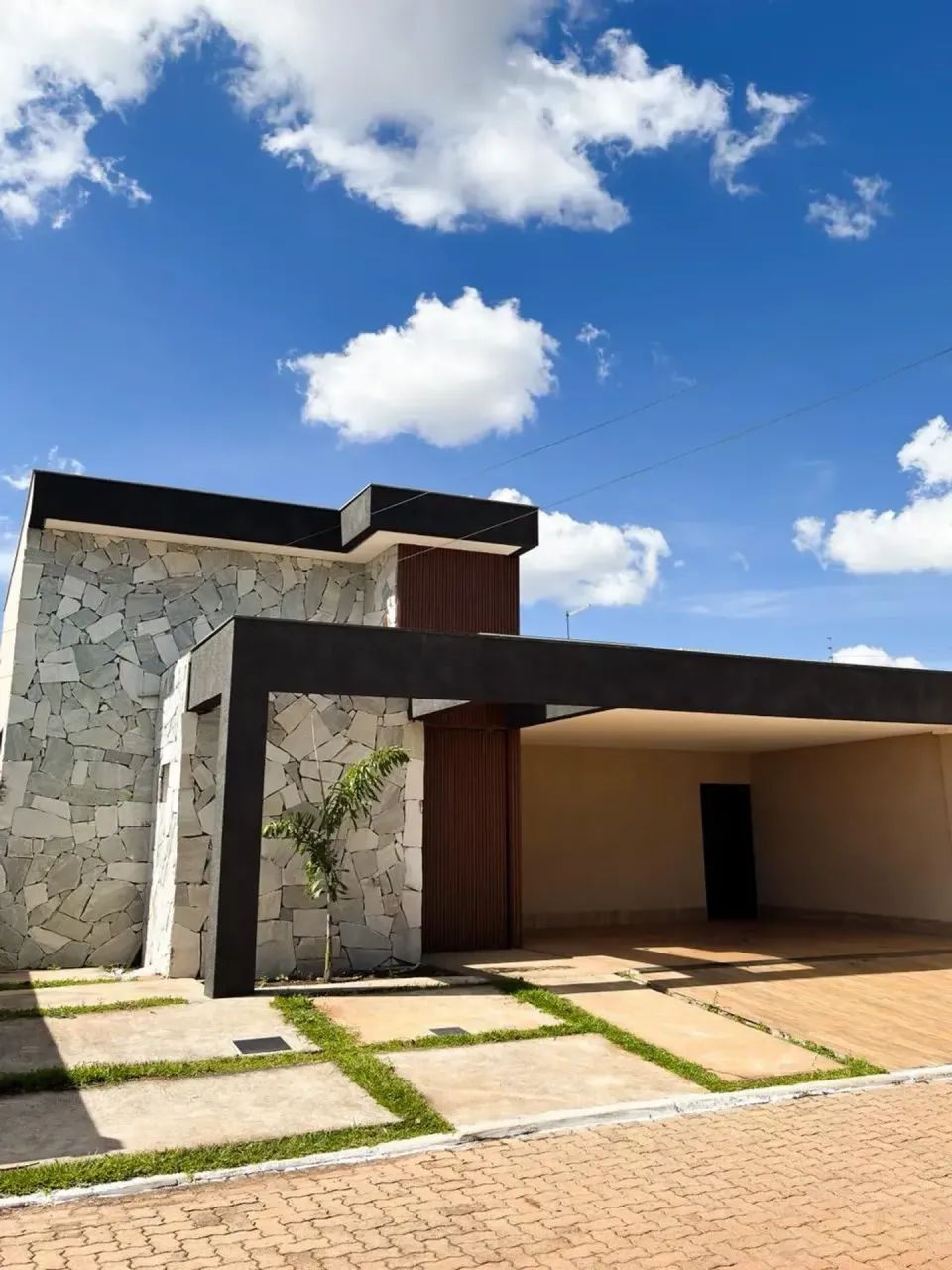 Seu Novo Lar: Casa com 3 Suítes e Projeto Modernoa