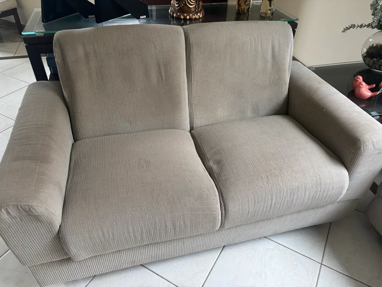 Vendo sofá de 2 lugares