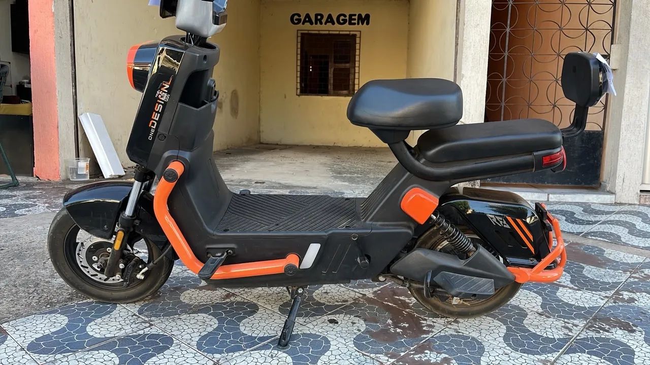 VENDO SCOOTER ELÉTRICA NOVA - Foto 3