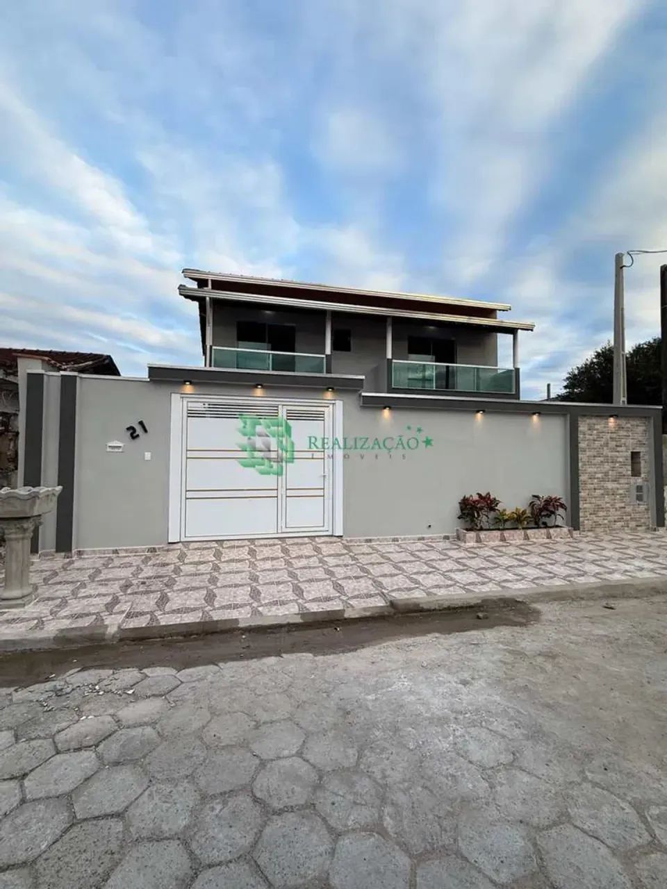 sobrado em Mongaguá, com piscina e 3 dormitórios - Foto 2