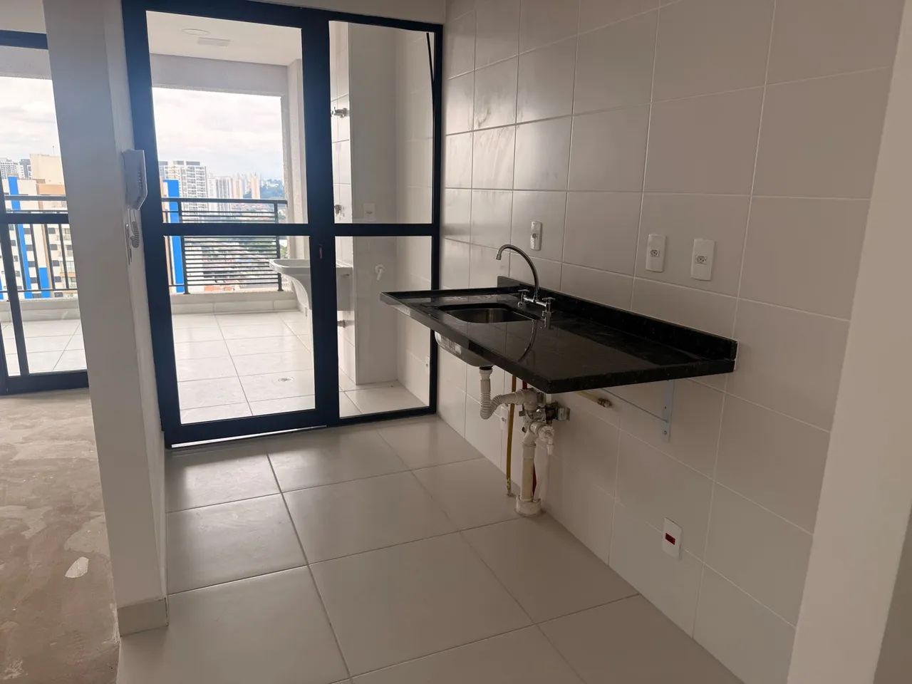 Pia granito com Cuba e torneiras - Foto 2