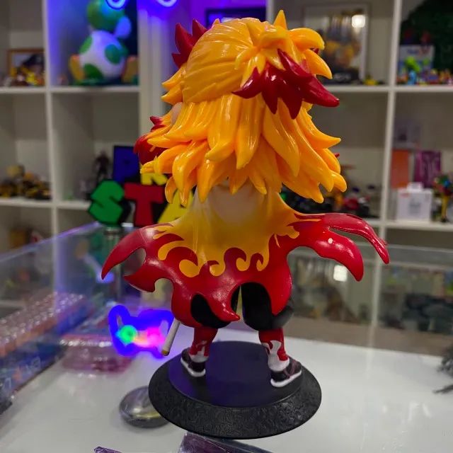 Action Figure- Kyojuro Rengoku -Demon Slayer - Foto 3