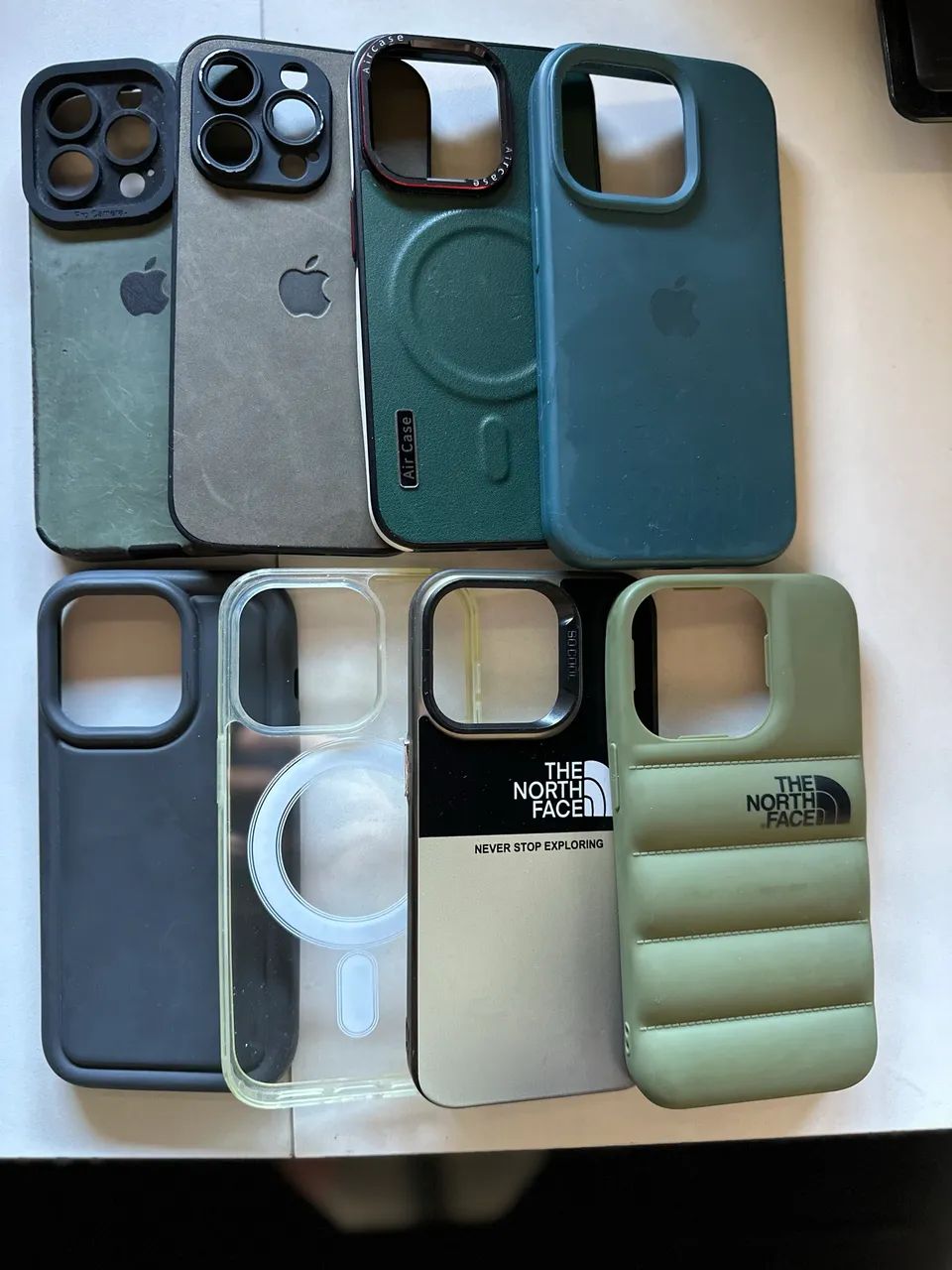 8 capinhas IPhone 14 Pro