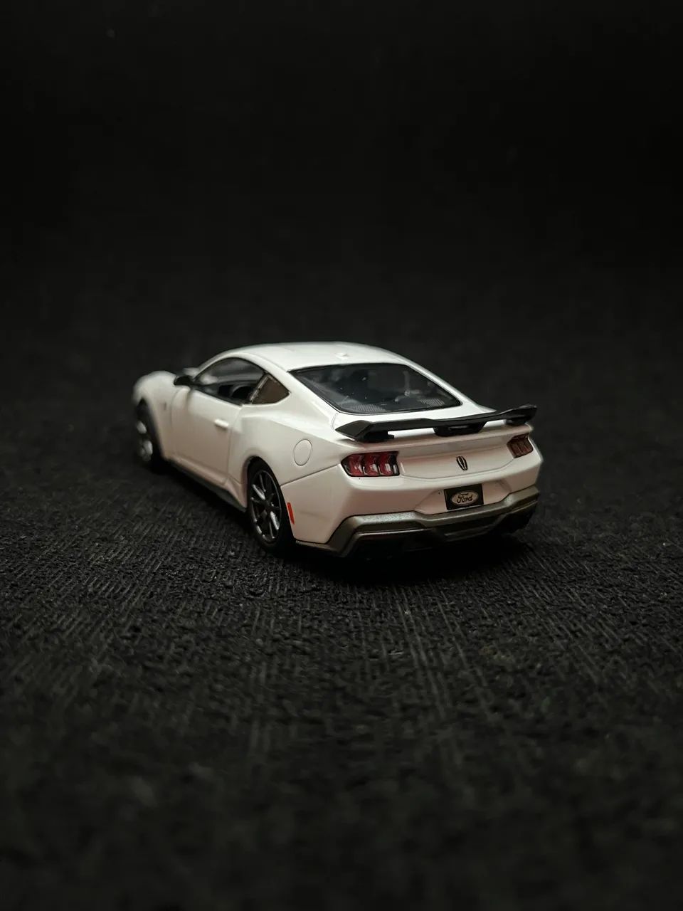 Miniatura Mustang Dark Horse  - Foto 3