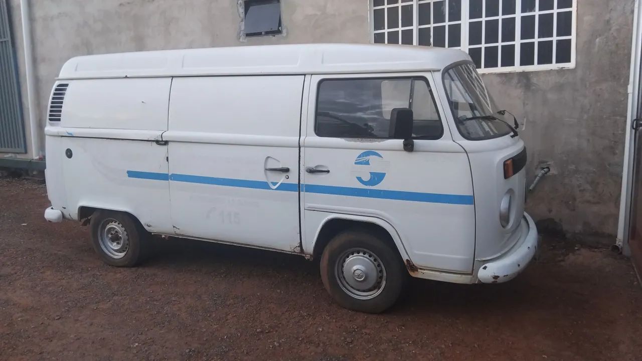 Volkswagen Kombi KOMBI FURGãO 2004