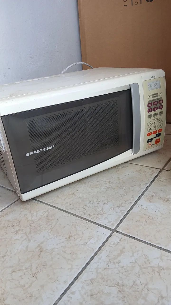 Micro-ondas com defeito